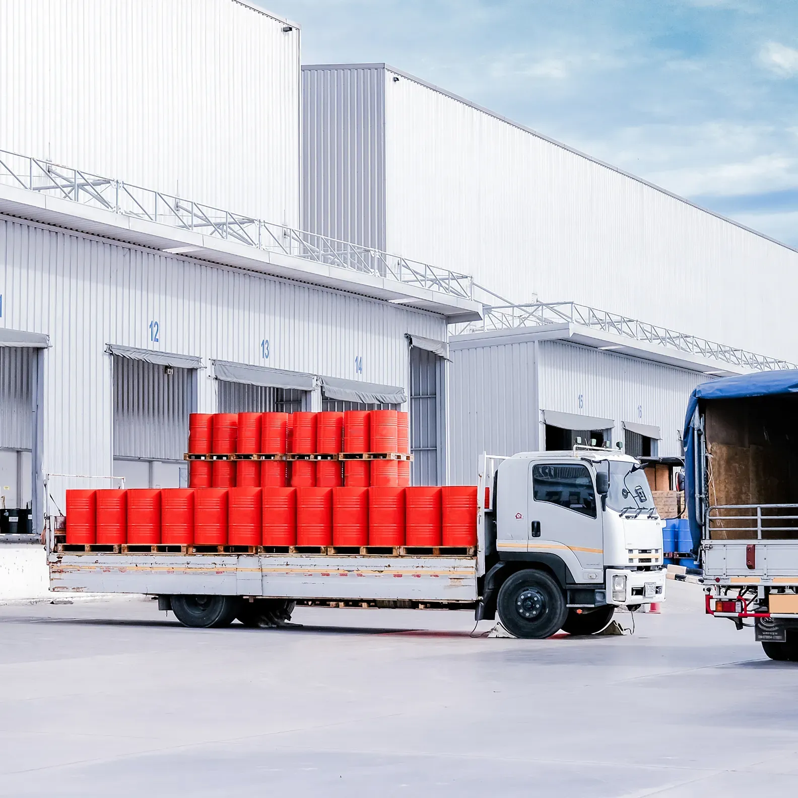 <p class="h3">With over <span style="color:hsl(37,64%,56%);">35 years </span>of industry experience, our company is dedicated to delivering <span style="color:hsl(37,64%,56%);">end-to-end solutions</span> while continuously raising the bar for service excellence. Our capabilities span the entire operational chain — from supply chain management, manufacturing, and packaging, to certified and secure warehousing, and both domestic and international distribution.</p>